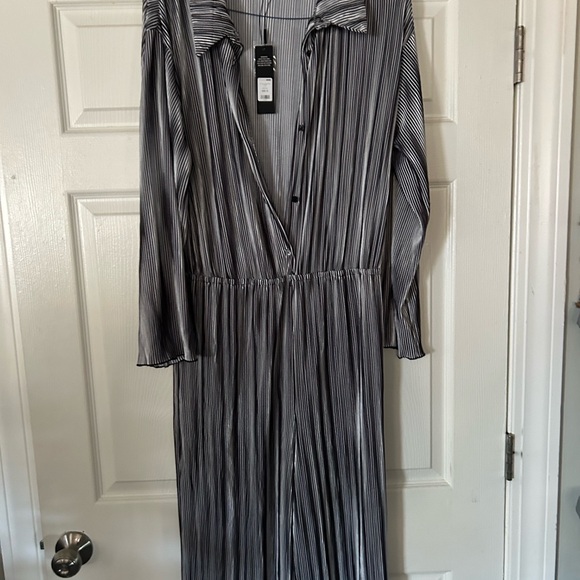 Fashion Nova striped dressy jumpsuit, black and white, size 1X, New with tags - Picture 4 of 5